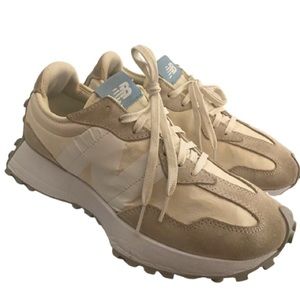 New Balance 327. Color: Sea Salt / Ocean Haze. Women’s 9.